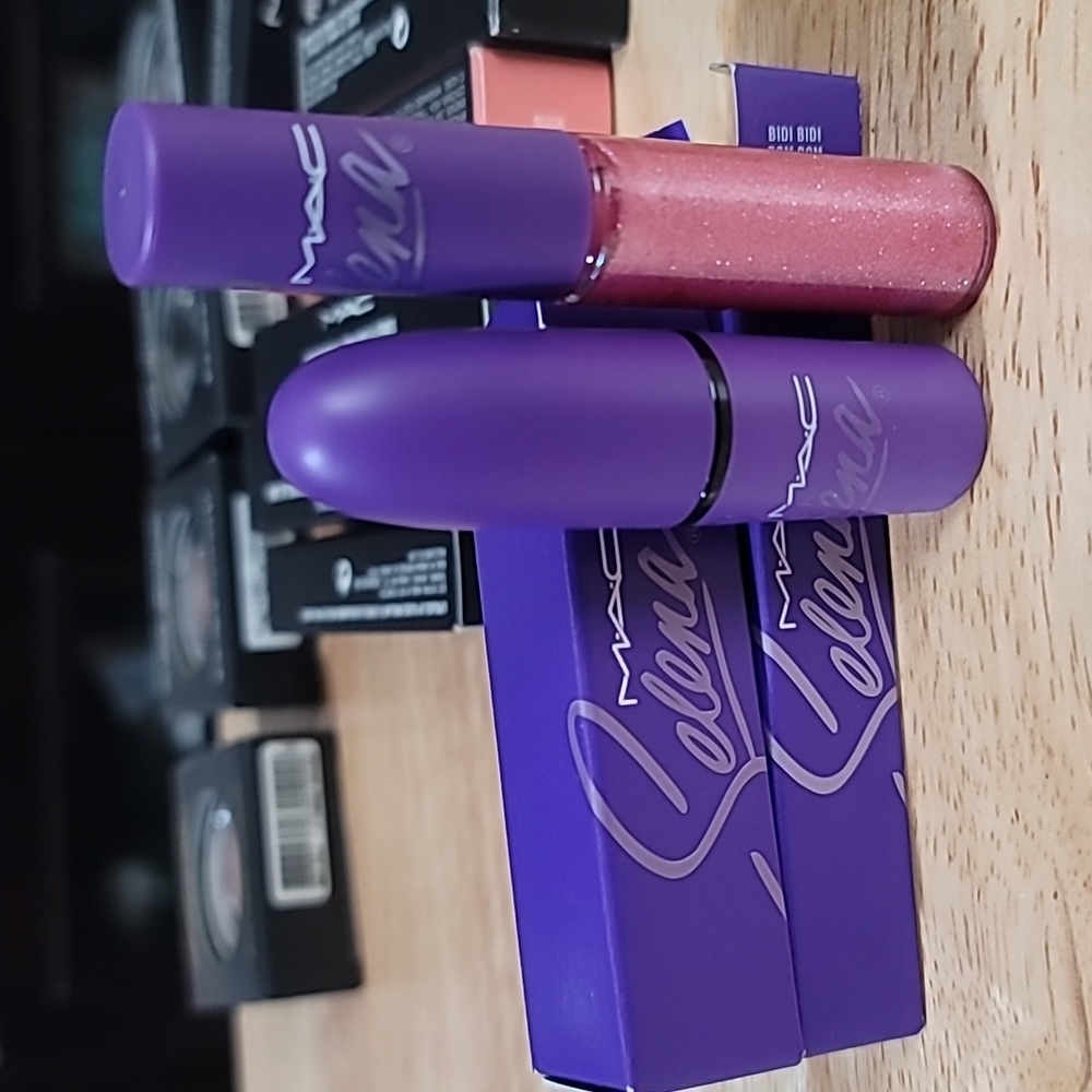 Mac Selena lipstick Amor Prohibido & lipglass Bidi Bidi Bom Bom